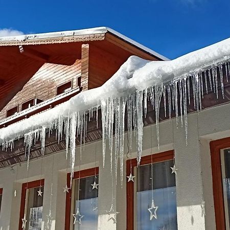 Rodinny "Hotel U Mustku" เดสนา ภายนอก รูปภาพ