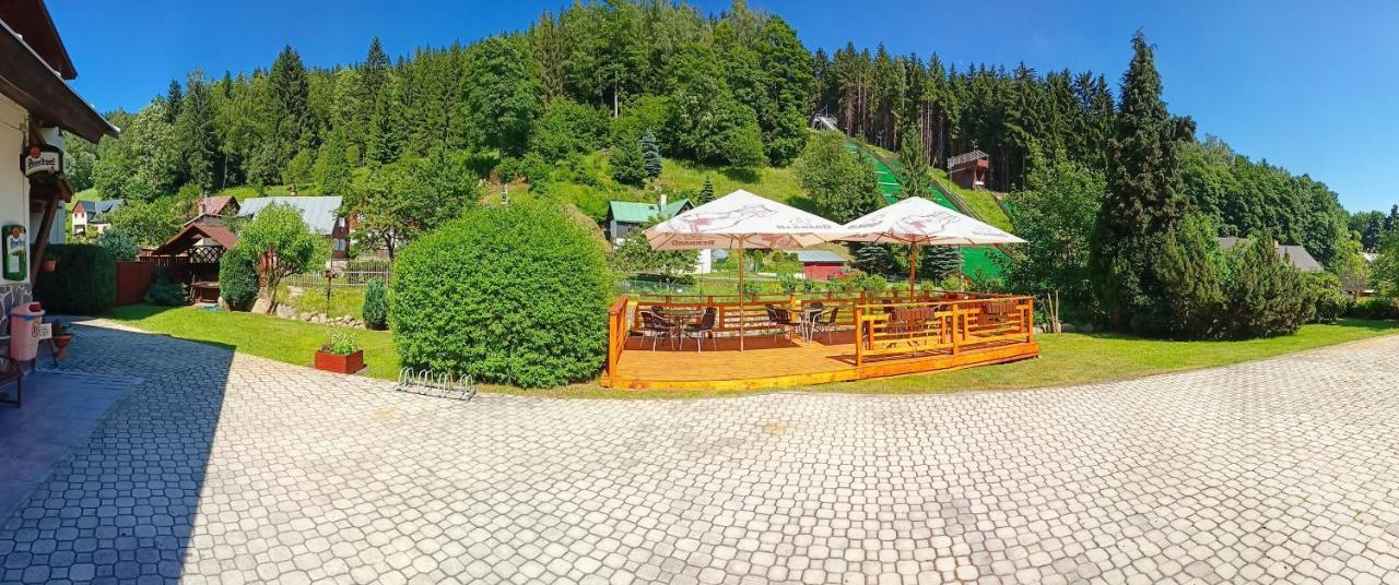 Rodinny "Hotel U Mustku" เดสนา ภายนอก รูปภาพ
