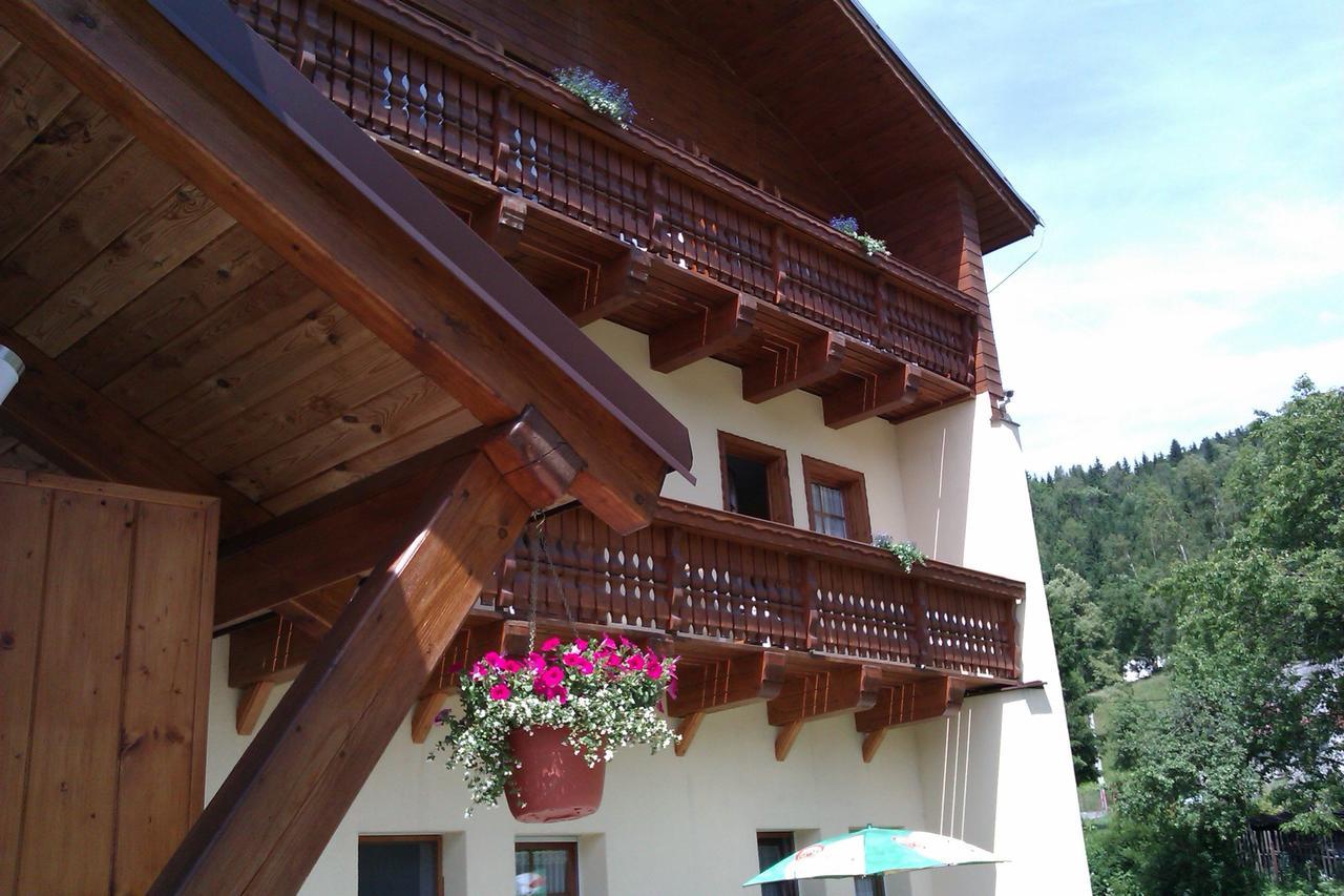 Rodinny "Hotel U Mustku" เดสนา ภายนอก รูปภาพ